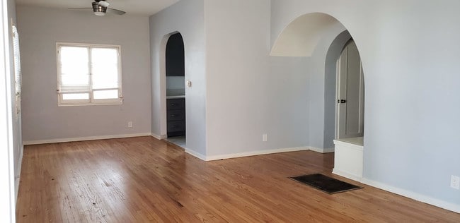 4212 Degnan Blvd, Unit 4212