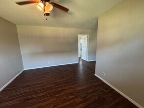 4706 Yellowstone Blvd, Unit 11 in Houston, TX - Building Photo - Building Photo