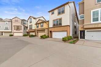 3334 Clearview Villa Way in Houston, TX - Building Photo - Building Photo