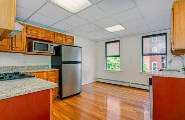 662 E 5th St-Unit -3 in Boston, MA - Building Photo - Building Photo