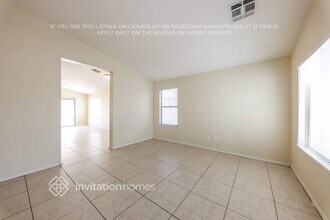 8560 W Hatcher Rd in Peoria, AZ - Foto de edificio - Building Photo