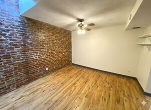 838 Huntington Ave, Unit 2 in Boston, MA - Foto de edificio - Building Photo