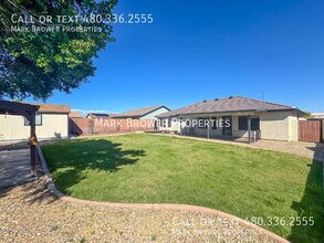 566 S Esmeralda in Mesa, AZ - Building Photo - Building Photo