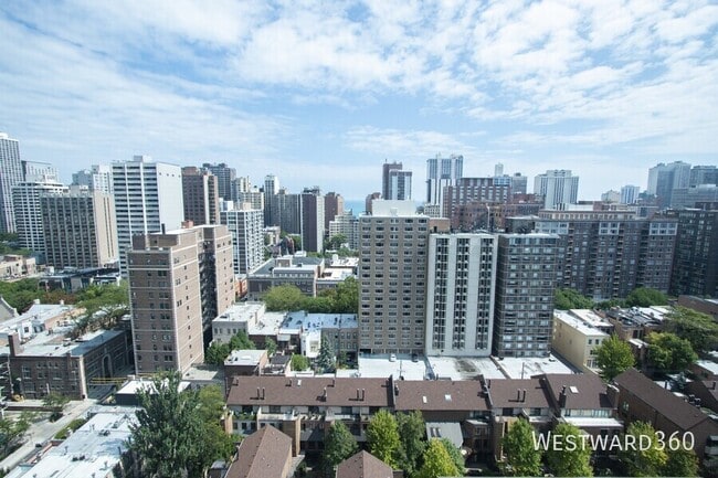1355 N Sandburg Terrace in Chicago, IL - Foto de edificio - Building Photo