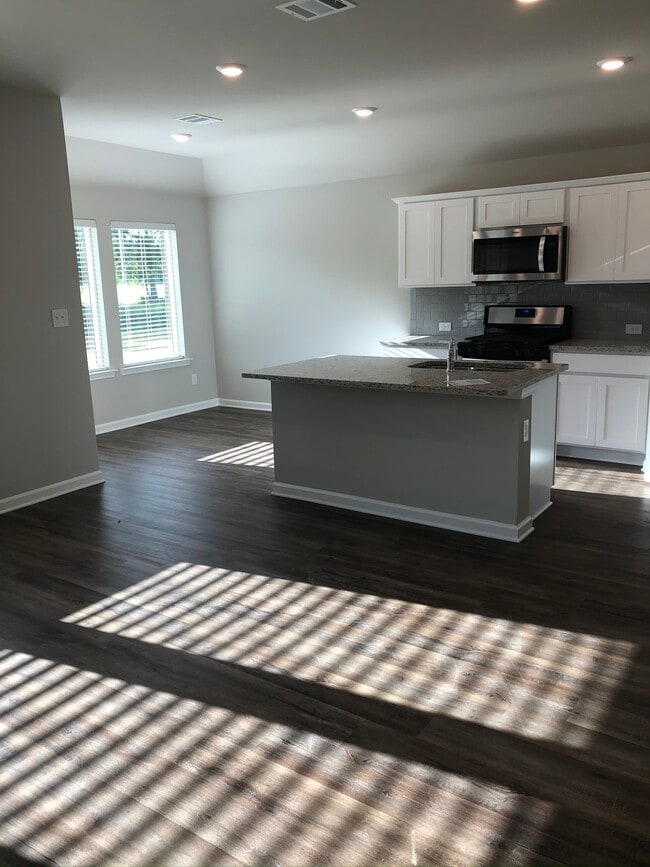 13111 Fowler Dr in Walker, LA - Building Photo - Building Photo