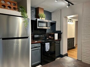 225 E King St, Unit 1 in Lancaster, PA - Building Photo - Building Photo