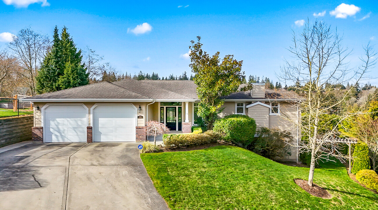 5032 El Charlee St in Everett, WA - Building Photo