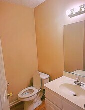 21899 Williamsburg Dr in Athens, AL - Foto de edificio - Building Photo