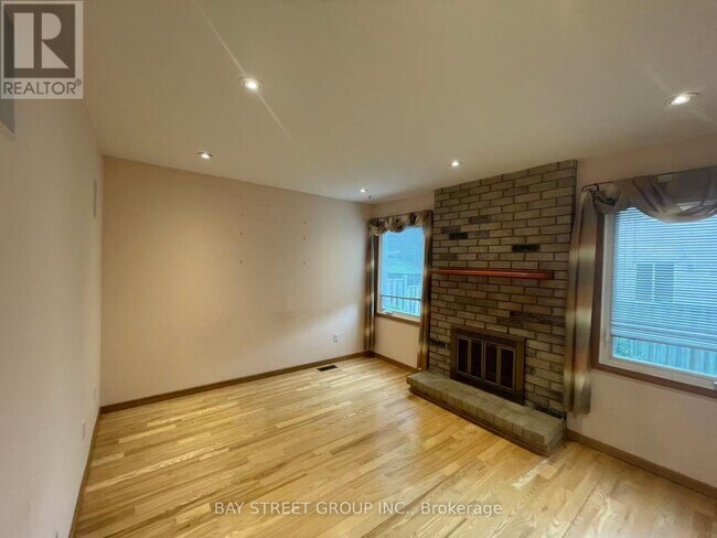 36 Ventris Dr in Ajax, ON - Building Photo - Building Photo