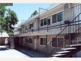 400 W. Lockeford Street Apartments in Lodi, CA - Building Photo - Building Photo