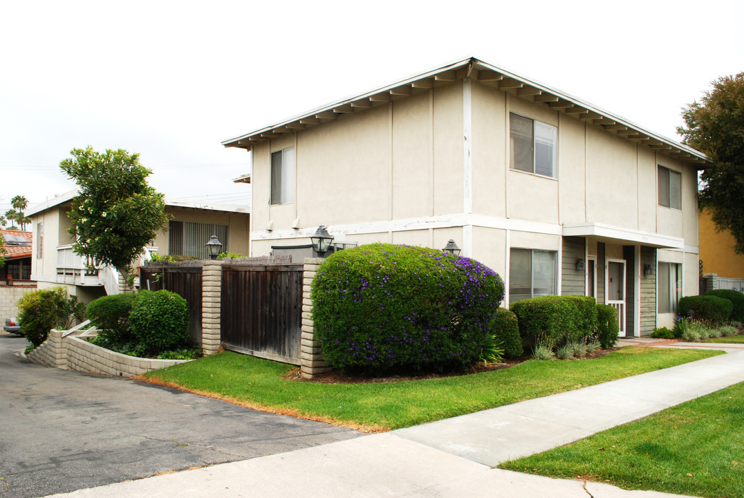 7721 Ellis Ave in Huntington Beach, CA - Building Photo