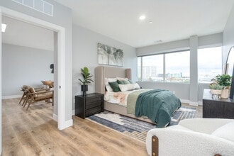 Lindsey Living in Troy, MI - Building Photo - Building Photo