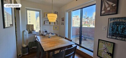 225 8th Ave in New York, NY - Building Photo - Building Photo