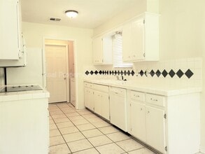 1325 E Brooks St in Norman, OK - Building Photo - Building Photo