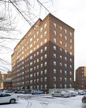 Wellington Apartments in Pittsburgh, PA - Foto de edificio - Building Photo