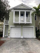 7414 NW 107 Ct in Doral, FL - Building Photo