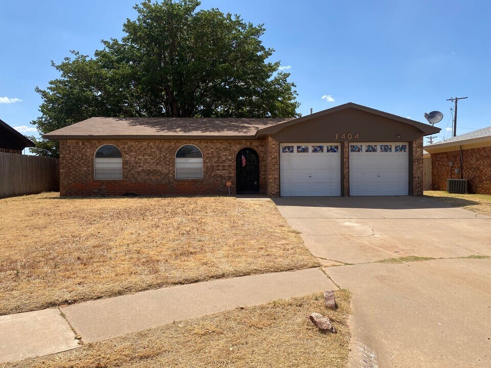 7404 Fir Ave in Lubbock, TX - Building Photo