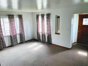 516 Mt Royal Blvd in Pittsburgh, PA - Building Photo - Building Photo