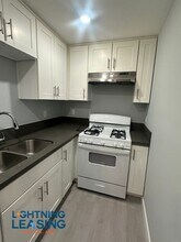 2703 1/2 Southwest Dr in Los Angeles, CA - Building Photo - Building Photo