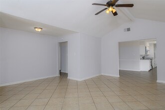 5519 Fallengate Dr in Spring, TX - Building Photo - Building Photo