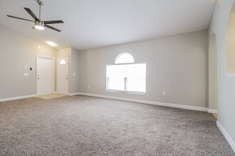 7661 Harbor Bend Cir in Orlando, FL - Building Photo - Building Photo