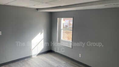303 S Oak St in Sweetwater, TN - Building Photo - Building Photo