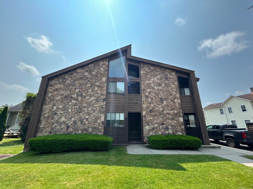 118 Osborne St in Danbury, CT - Building Photo