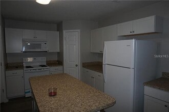 1024 Osprey Cove Cir in Groveland, FL - Building Photo - Building Photo