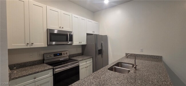 414 NE 25th Ave in Cape Coral, FL - Building Photo - Building Photo
