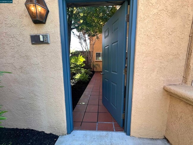 120 Cortona Dr in San Ramon, CA - Building Photo - Building Photo