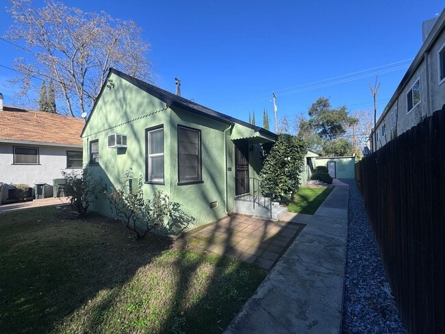 property at 2615 E St