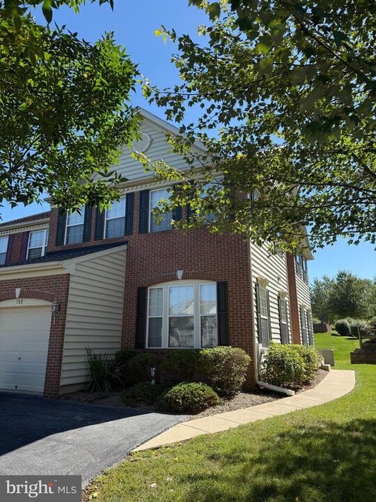 155 Penns Manor Dr in Kennett Square, PA - Building Photo