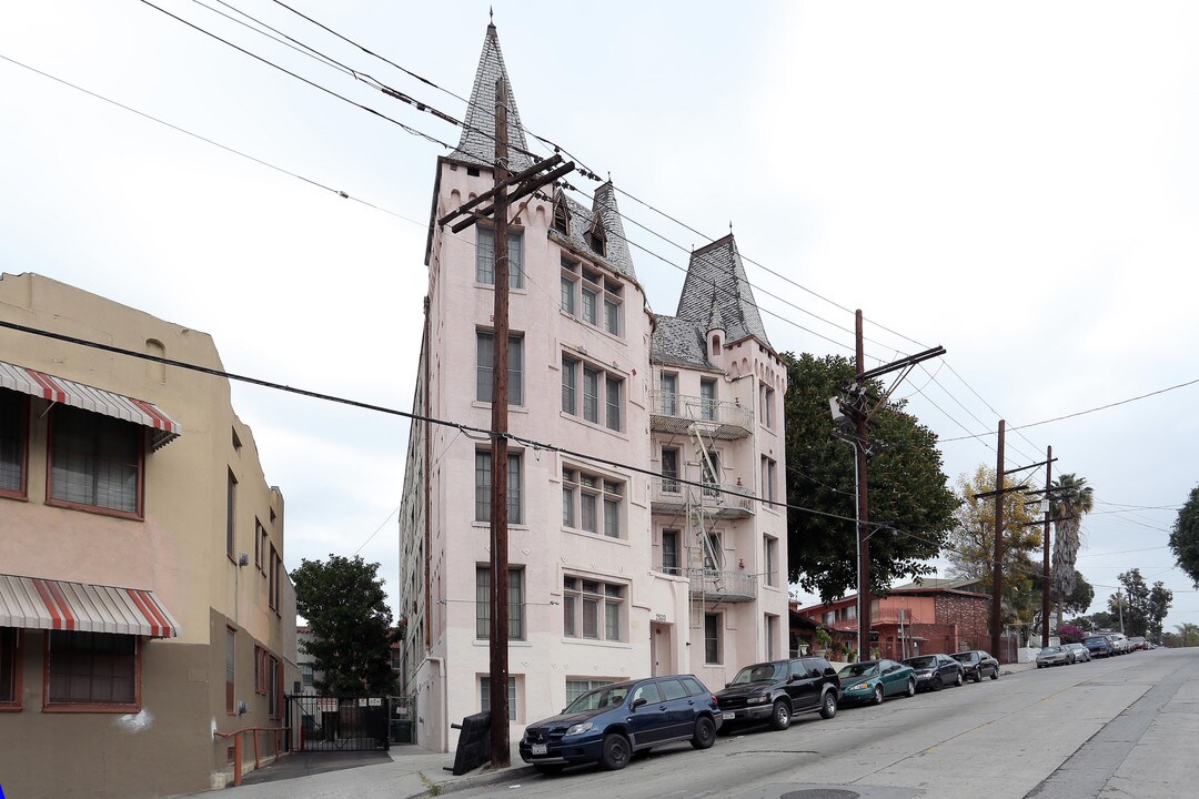 2533 Ocean View Ave in Los Angeles, CA - Foto de edificio