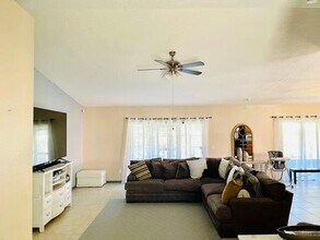 174 Roy Ct Cir in Royal Palm Beach, FL - Building Photo - Building Photo