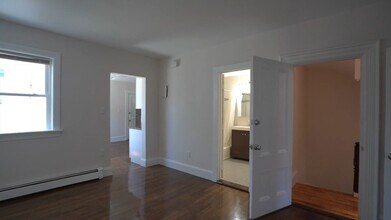 19 Spring Garden St, Unit 2 in Boston, MA - Building Photo - Building Photo