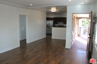 12318 San Fernando Rd in Los Angeles, CA - Building Photo - Building Photo