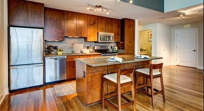 5250 Brownway St in Houston, TX - Building Photo - Building Photo