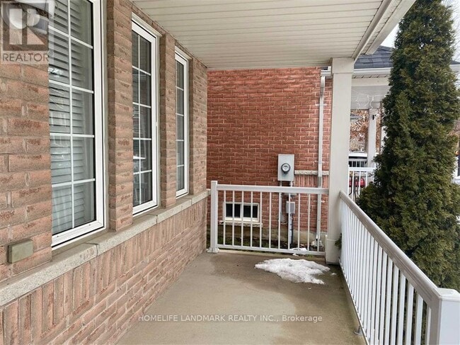 97 Gail Parks Crescent in Newmarket, ON - Building Photo - Building Photo