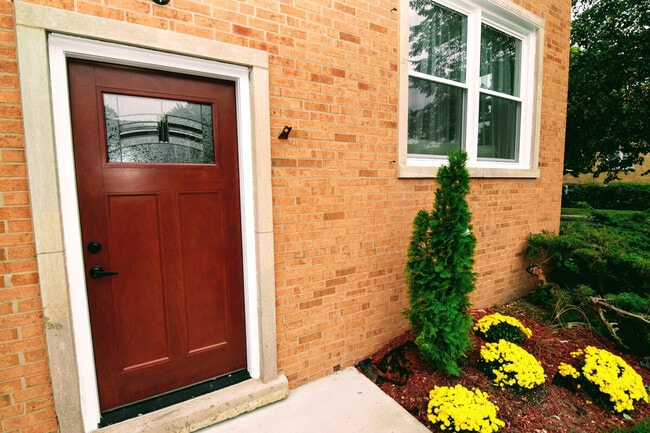 9003 Bronx Ave in Skokie, IL - Building Photo - Building Photo