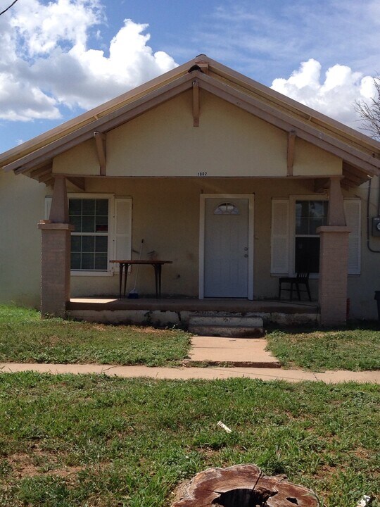 1002 W 6th St in Sweetwater, TX - Building Photo