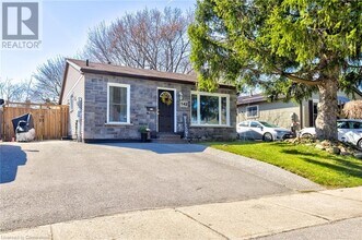 142 Banbury Rd in Brantford, ON - Building Photo - Building Photo