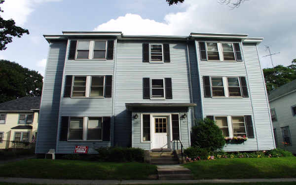 79-81 Birch St in Worcester, MA - Foto de edificio - Building Photo