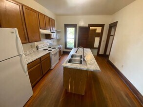 920 E St in Lincoln, NE - Building Photo - Building Photo