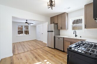 15527 Lamon Ave in Oak Forest, IL - Building Photo - Building Photo