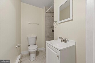 109 W Queen Ln in Philadelphia, PA - Building Photo - Building Photo