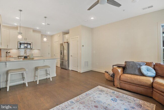 813 Rockwell Ave in Gaithersburg, MD - Building Photo - Building Photo