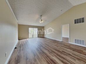 5248 Gobel Dr, Unit 04204 in Groveport, OH - Foto de edificio - Building Photo