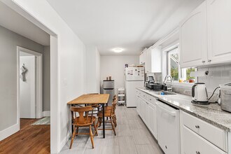 282 Boston Ave, Unit 2 in Medford, MA - Building Photo - Building Photo