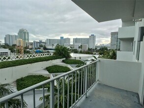 1025 Alton Rd, Unit 507 in Miami Beach, FL - Building Photo - Building Photo