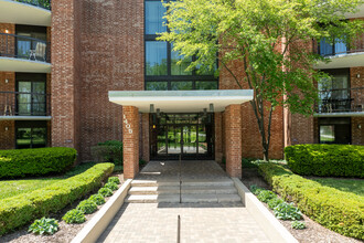 Dana Pointe Condominiums in Arlington Heights, IL - Building Photo - Building Photo